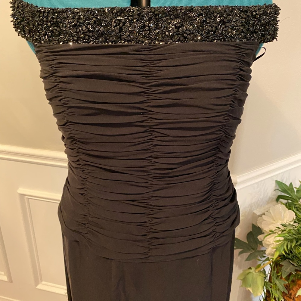Escada Couture long silk/bead gown. - Picture 2 of 8
